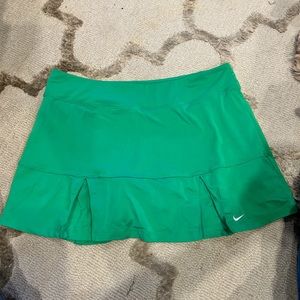 Nike tennis skirt green large